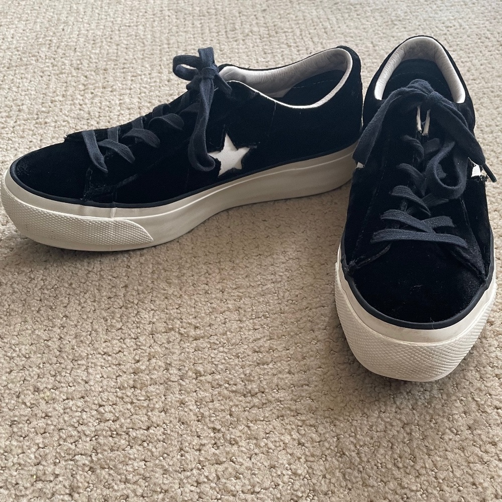 Converse One Star Premium Suede Low Top Black Sneakers, Women's 8.5 (39.5)